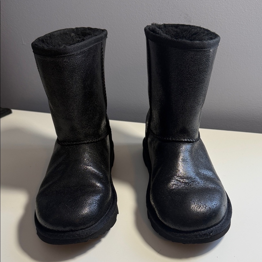 UGG Black Shearling Lined boots sparkle size 6